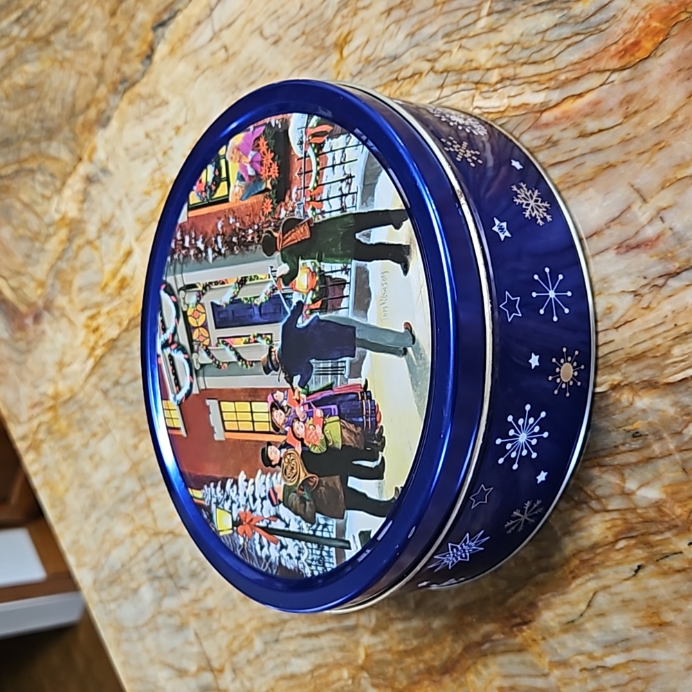 Christmas Round Tin